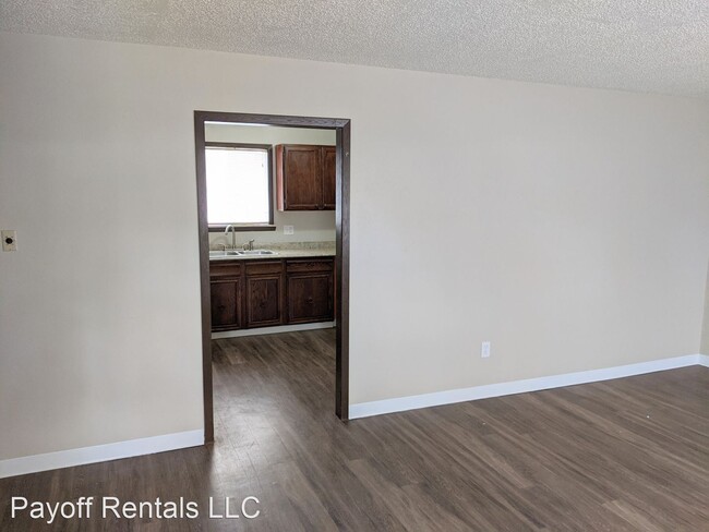 Building Photo - 2 br, 1 bath House - 2528 Cheyenne Ave