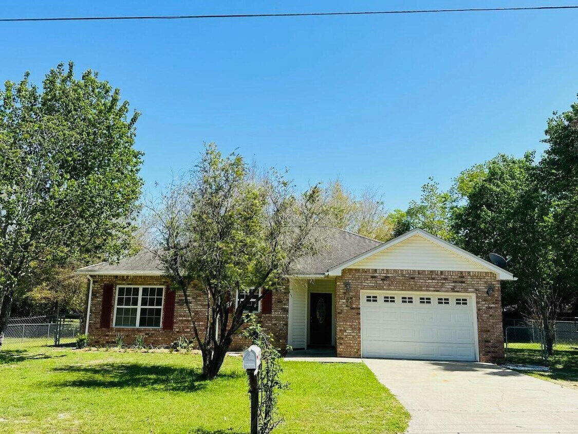 156 Nowling Dr, DeFuniak Springs, FL 32433 House Rental in DeFuniak