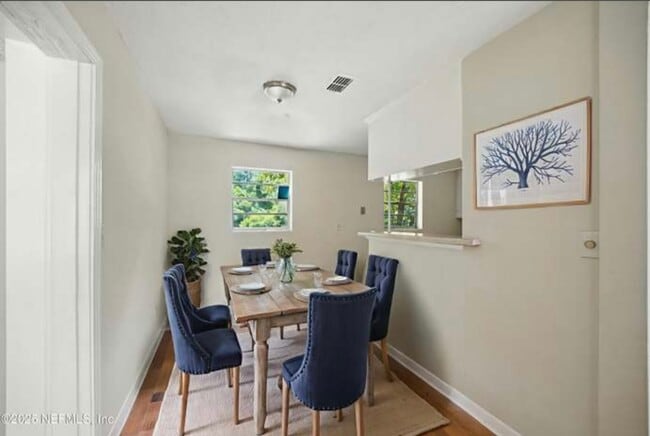 Foto del edificio - 1841 Debutante Dr