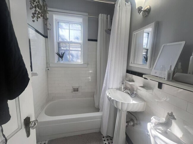 Foto del edificio - 284 Harvard St