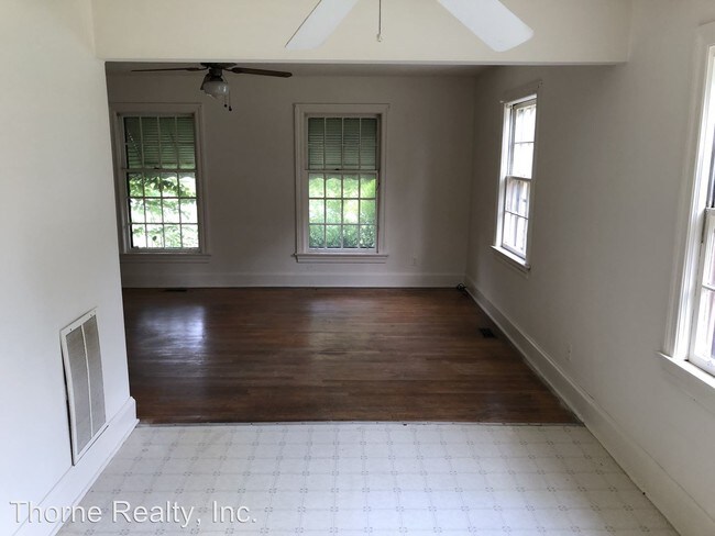 Foto del edificio - 325 N Howell St