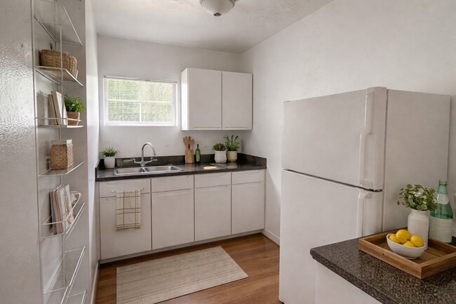 Building Photo - 5607 Jackson St