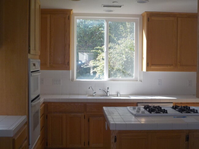 New appliances - 1150 Megan Ct