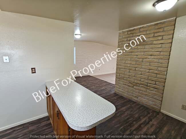 Building Photo - 3116 W Alaska St