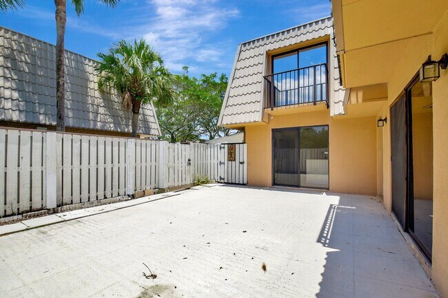 Building Photo - 6604 66th Way