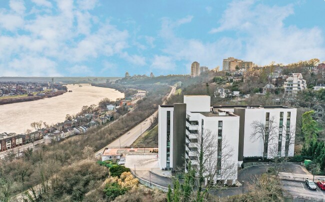 the Kingston in East Walnut Hills - 415 Bond Pl