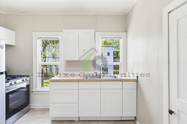 Foto del edificio - 934 Hovey St SW