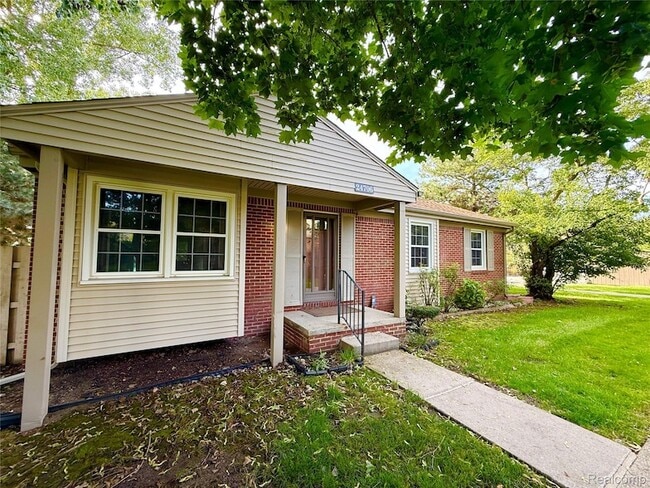 Building Photo - 24706 Bashian Dr
