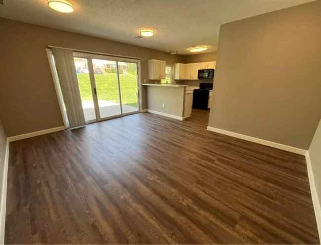 Foto del edificio - Lakewood Flats and Townhomes