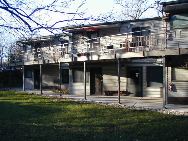 Foto del edificio - 1729 N High Point Rd