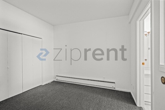 Building Photo - Unit Apt 16