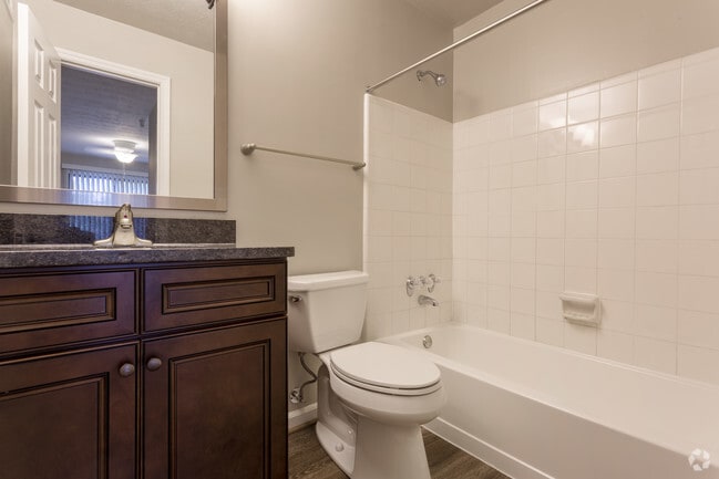 2BR, 2BA - 1310 SF - Calibre Woods