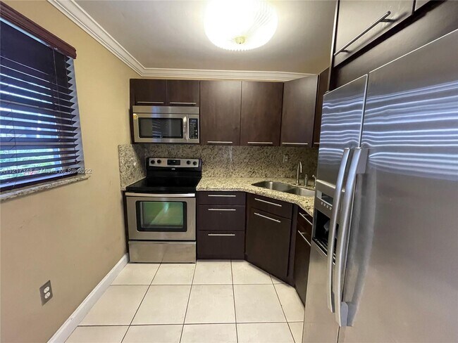 Foto del edificio - 6095 W 18th Ave