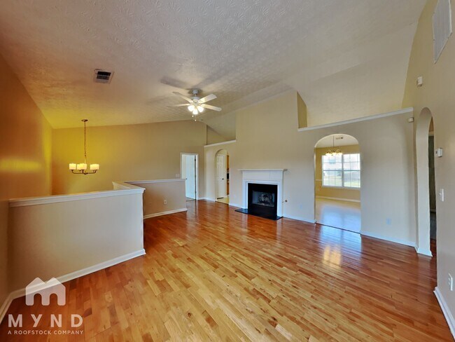 Building Photo - 1005 Borrington Ln
