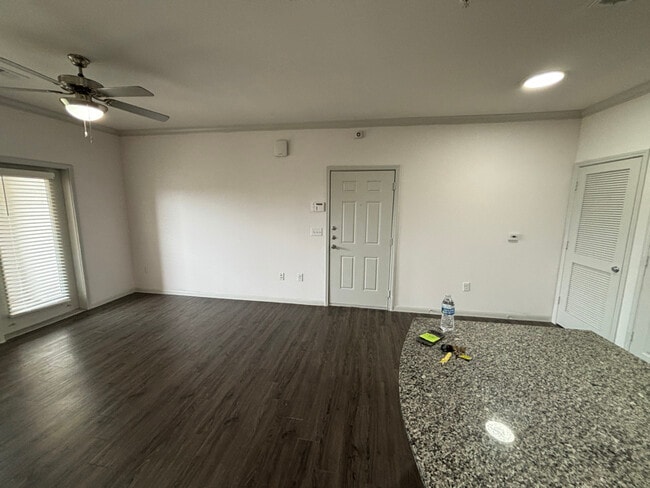 Foto del edificio - 4624 Cromwell Dr