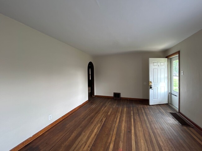 Building Photo - 445 S Sheridan St