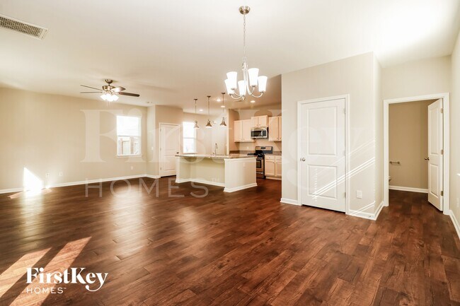 Foto del edificio - 516 Glady Rd