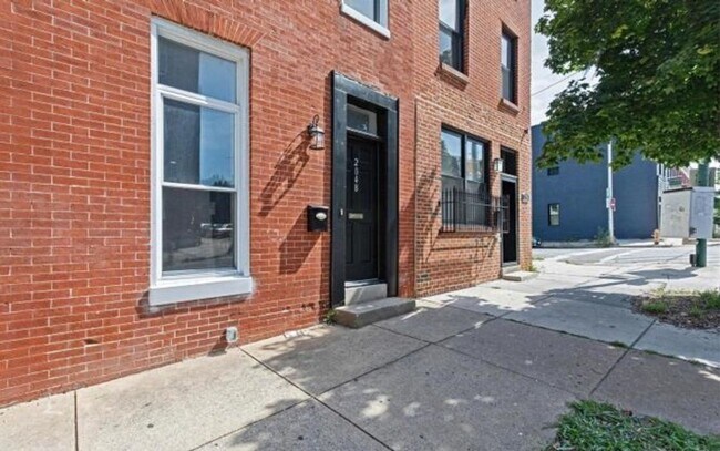 Building Photo - Charming 3Bed/3.5Bath in Butcher's Hill