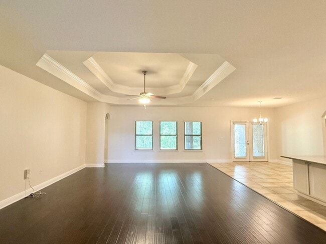 Foto del edificio - Spacious 5-Bedroom Home - Heart of Pace