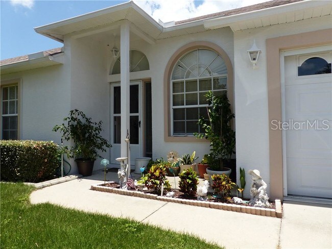 Building Photo - 9305 Estrella Ct