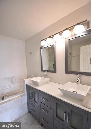 Foto del edificio - 12755 Fair Crest Ct