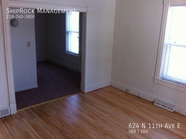 Building Photo - 624 N 11th Ave E