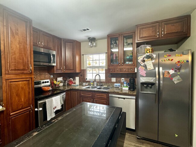 Foto del edificio - 610 Winchester Rd