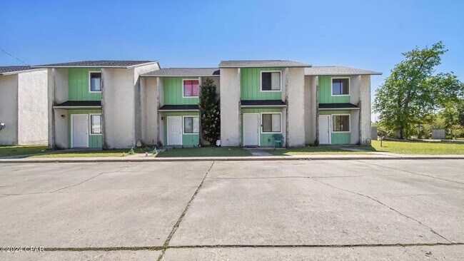 Foto del edificio - 5117 E 10th St