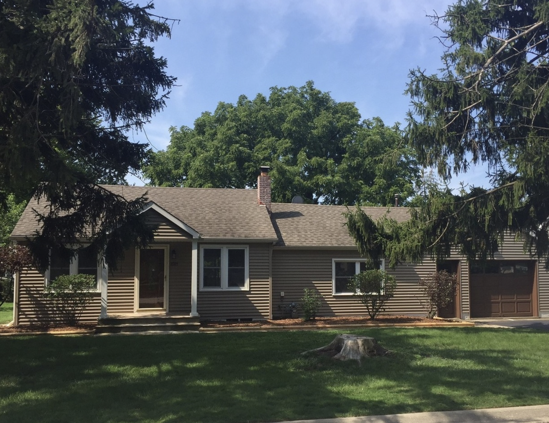 Primary Photo - 2321 Parkrose St