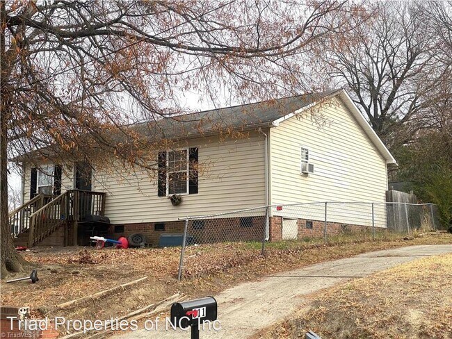 Building Photo - 3 br, 1 bath House - 809 Woodbury St-Chodri