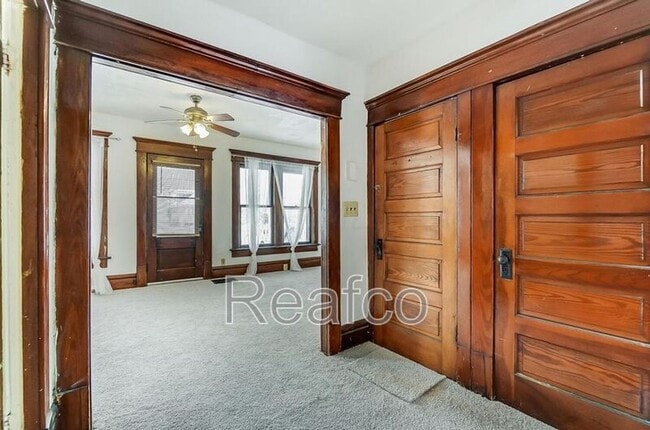 Building Photo - 888 Studer Ave