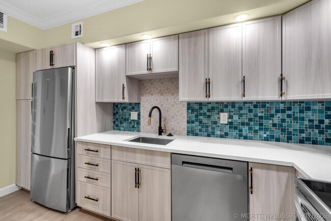 Foto del edificio - 2851 S Ocean Blvd