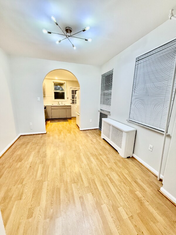 Foto del edificio - 2628 E Somerset St