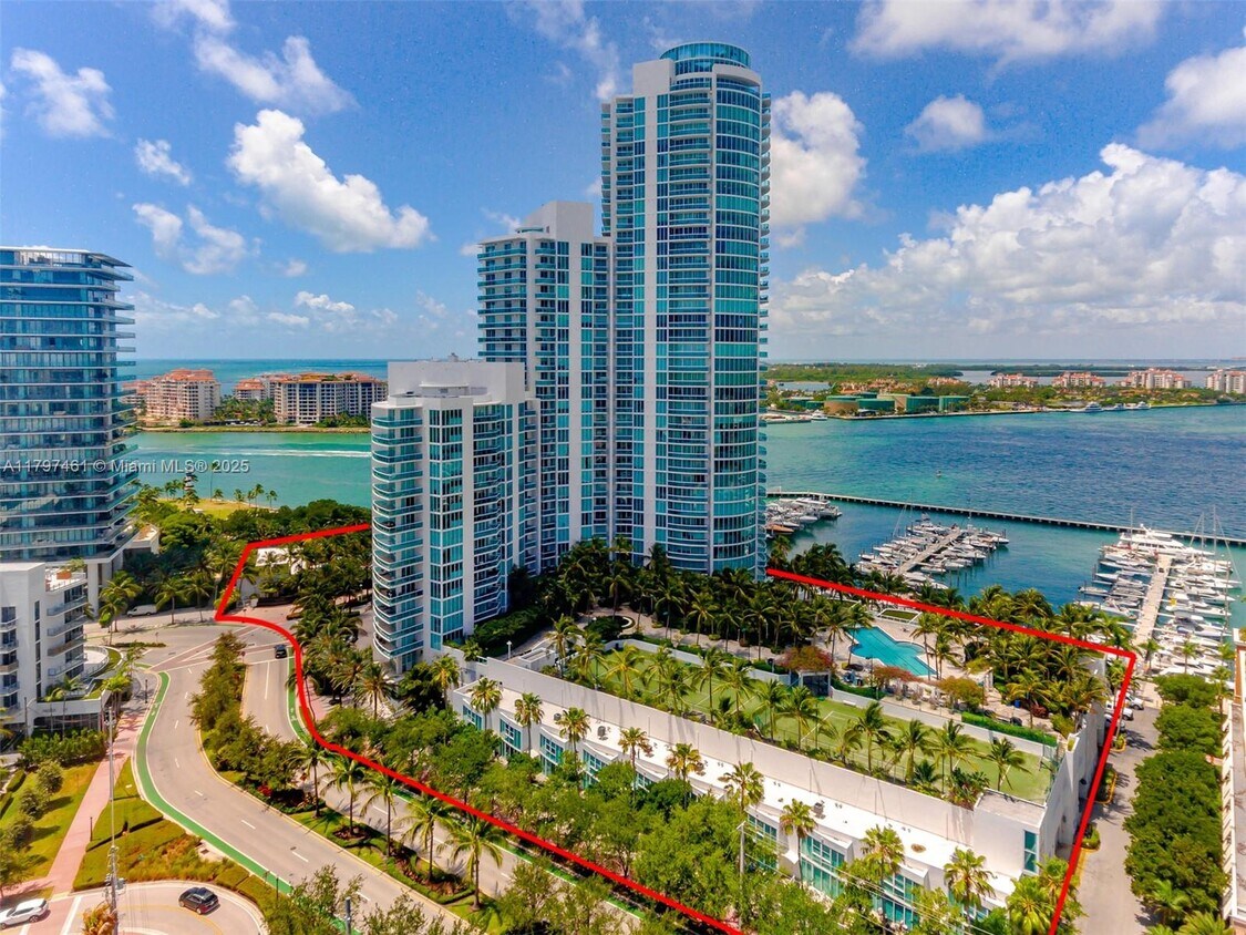 Primary Photo - 1000 South Pointe Dr