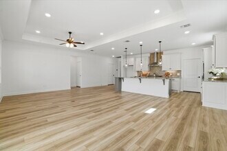 Building Photo - 9727 Rockwell Dr