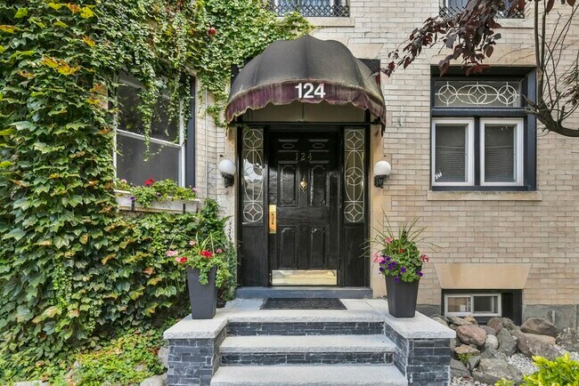 Building Photo - 124 St Mary's St