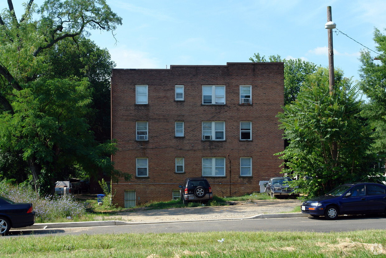 Building Photo - 711-719 49th St NE