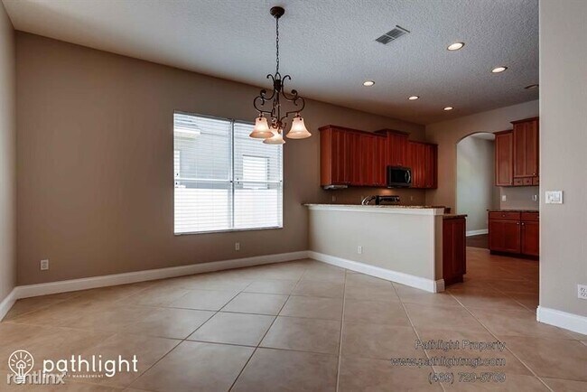 Foto del edificio - 4 br, 2 bath House - 120 Avery Lake Drive ...