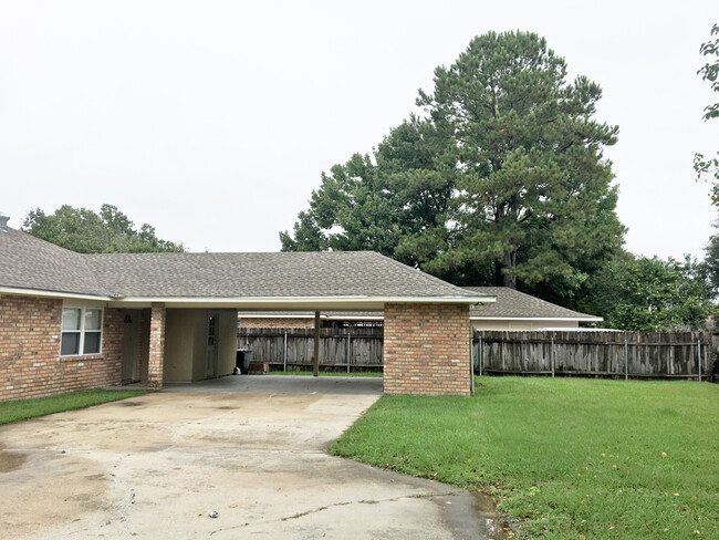 Building Photo - 2223 Firewood Dr