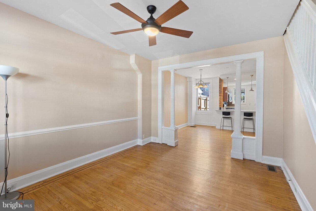 Primary Photo - 421 Bonsal St