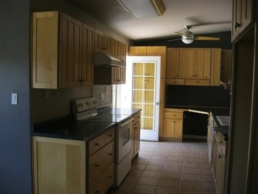 Primary Photo - 36715 Darvon St
