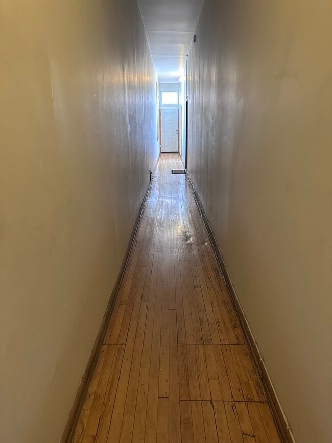 Foto del edificio - 1215 W Grand Ave