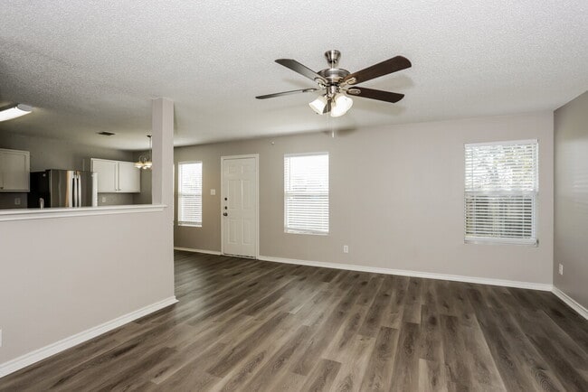 Foto del edificio - 4349 Meadowknoll Dr