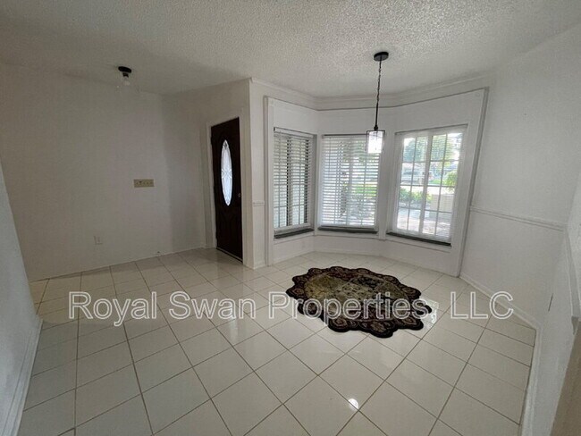 Foto del edificio - 222 Lakeview Dr