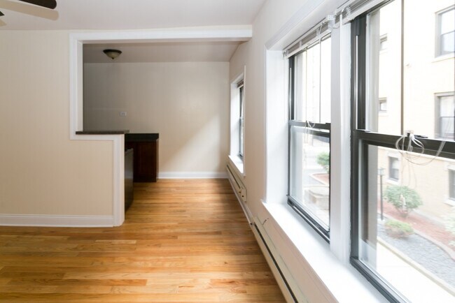 Building Photo - 2849 N Orchard St