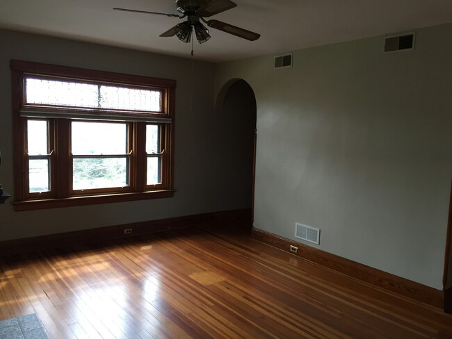 Foto del edificio - 418 Wallace Ave