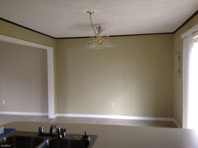 Foto del edificio - 1433 Crystal Heights Rd