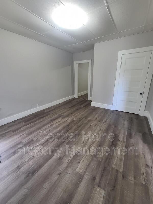 4 Spring Pl Unit 2, Waterville, ME 04901 Condo for Rent in