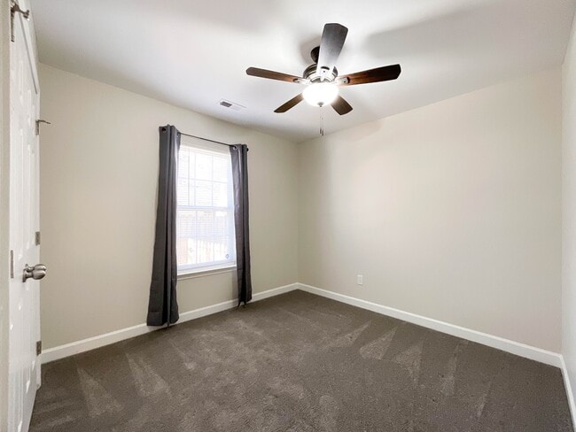 Building Photo - 7305 Rosehall Dr