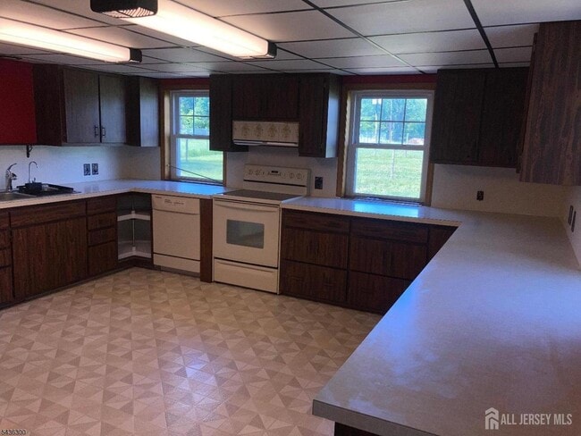 Building Photo - 285 Cedar Grove Ln